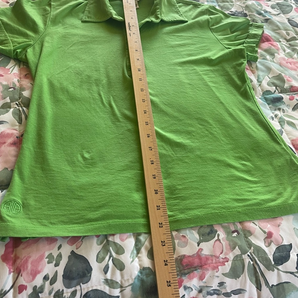 Lilly Pulitzer Green shirt sleeved top, size medium. - Picture 4 of 7